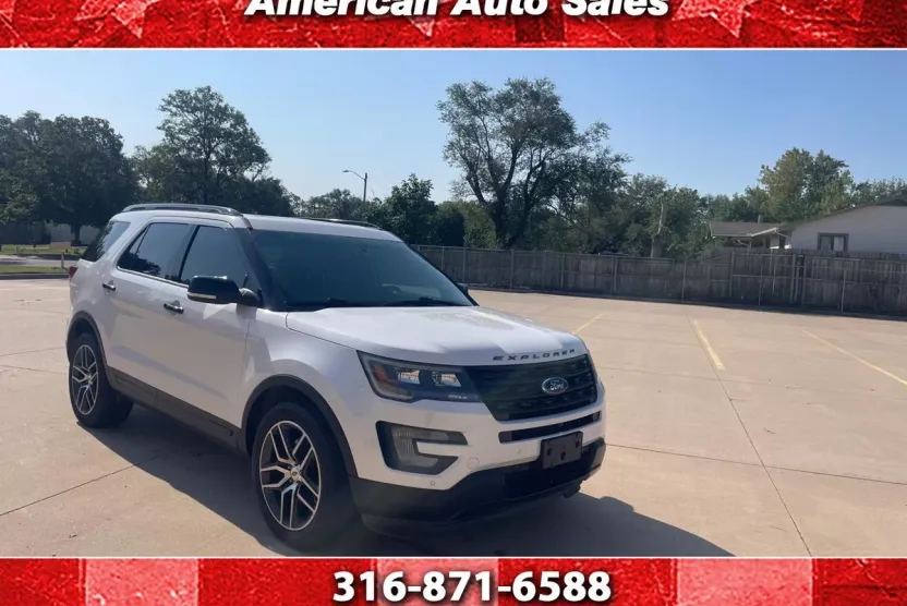 2017 Ford Explorer Sport photo 1