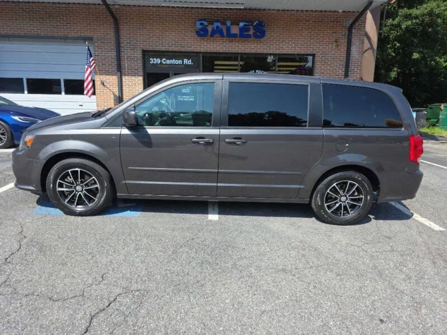 2016 Dodge Grand Caravan SE Plus photo 1
