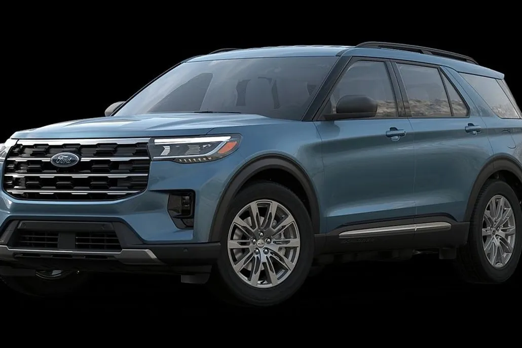 2025 Ford Explorer photo 1