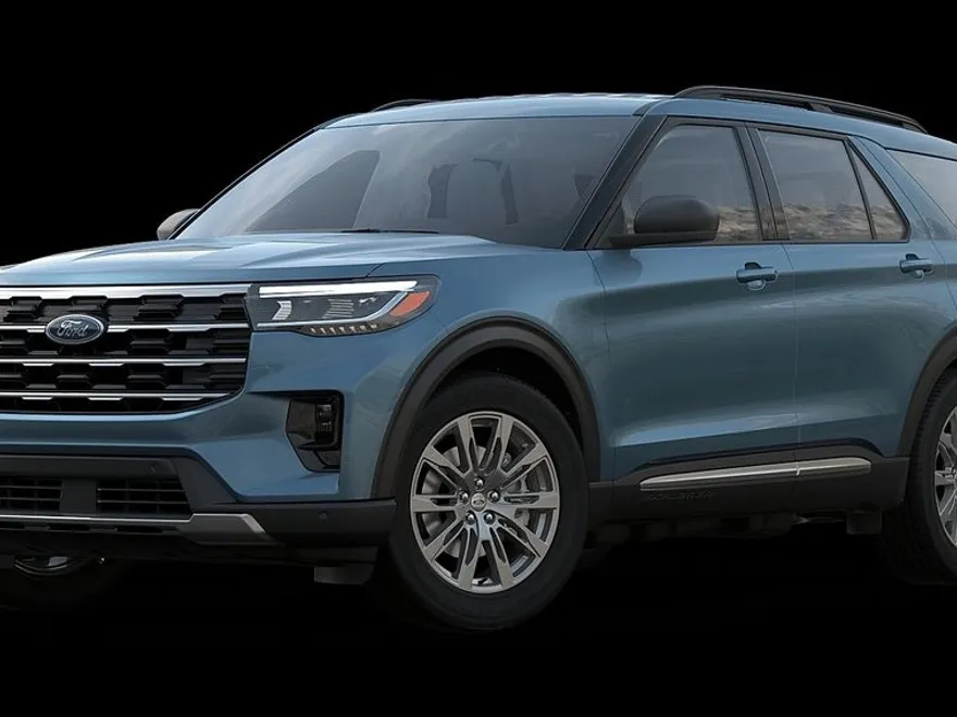 2025 Ford Explorer photo 1