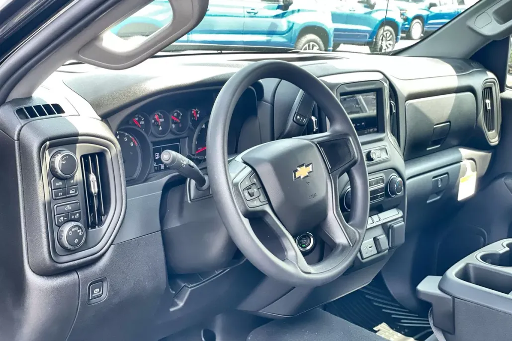 2026 Chevrolet Silverado 1500 Custom photo 1