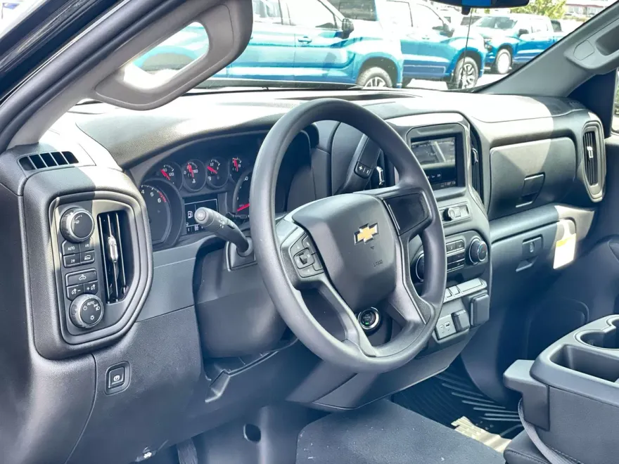 2026 Chevrolet Silverado 1500 Custom photo 1