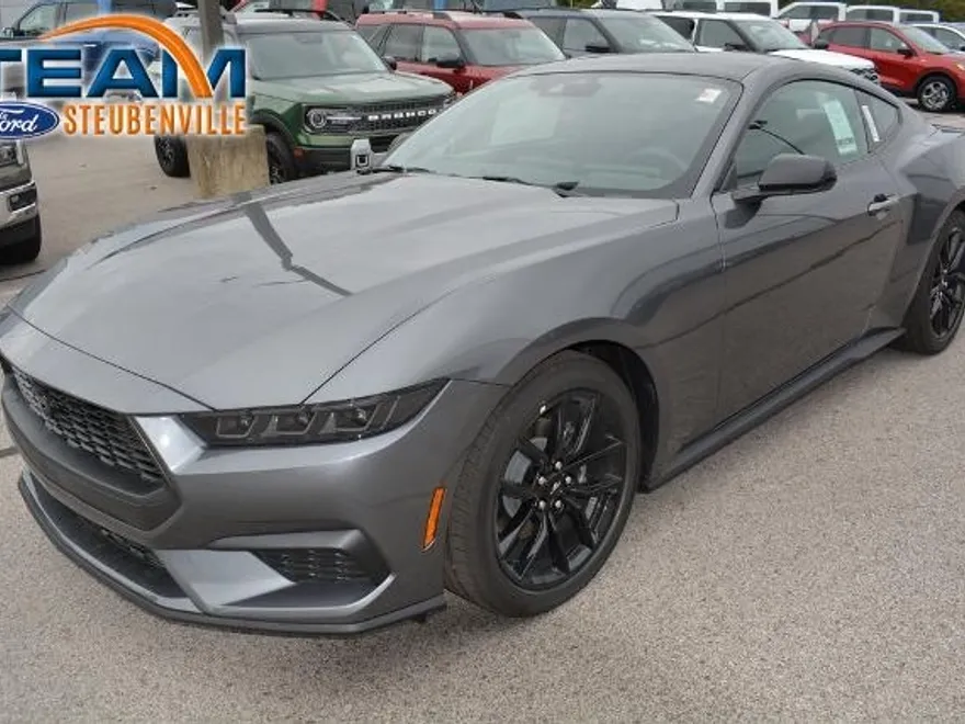 2025 Ford Mustang EcoBoost photo 1