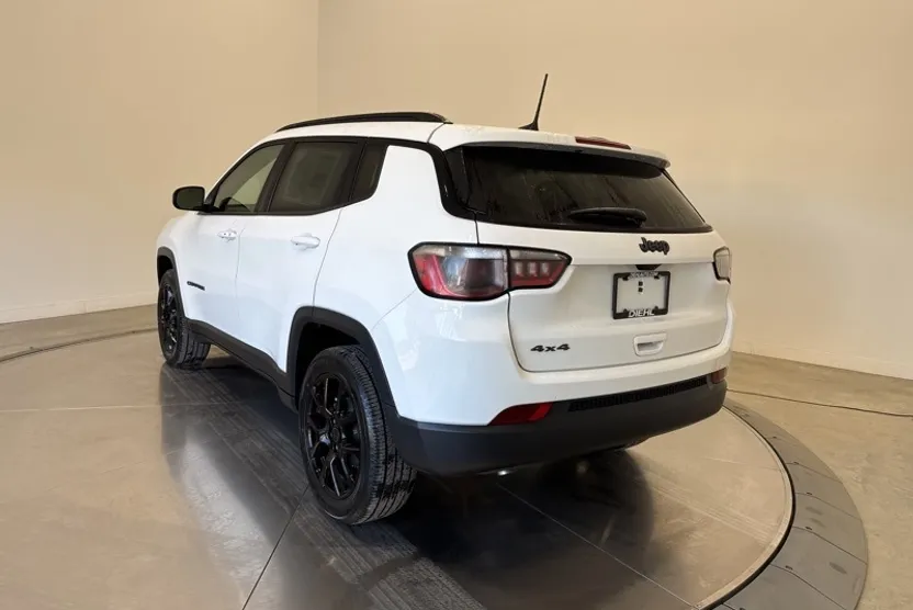 2026 Jeep Compass Latitude photo 1