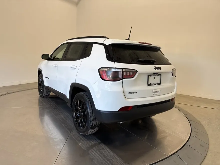 2026 Jeep Compass Latitude photo 1