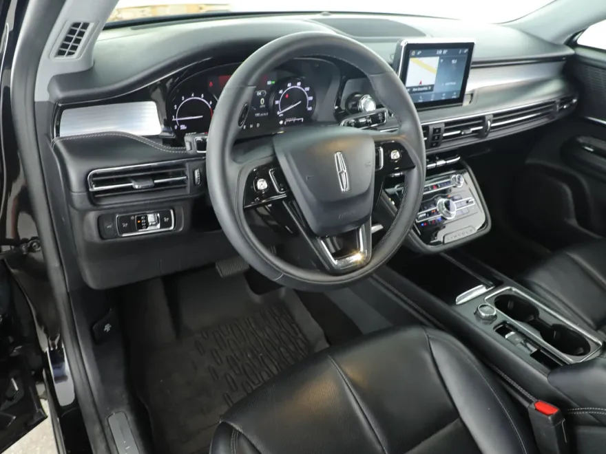 2022 Lincoln Corsair Standard photo 1