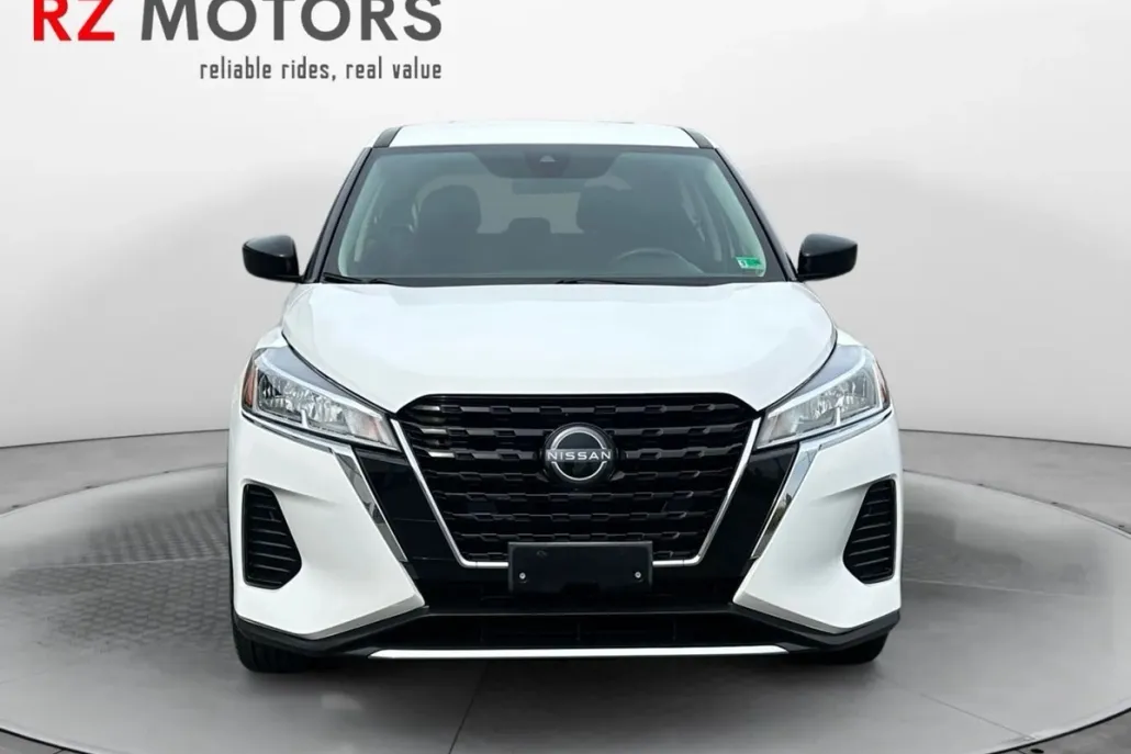 2023 Nissan Kicks S photo 1