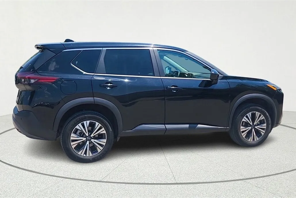 2023 Nissan Rogue SV photo 1