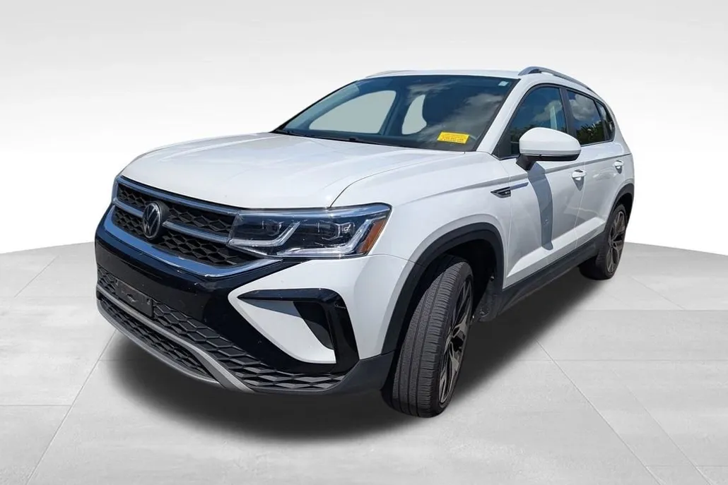 2022 Volkswagen Taos SEL photo 1