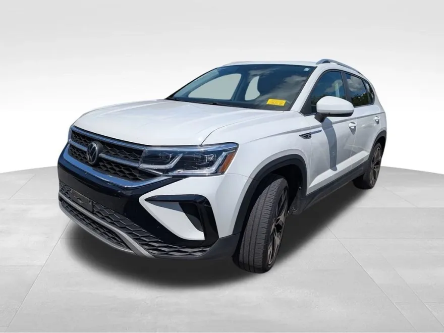 2022 Volkswagen Taos SEL photo 1