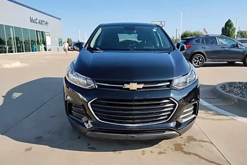 2019 Chevrolet Trax LS photo 1