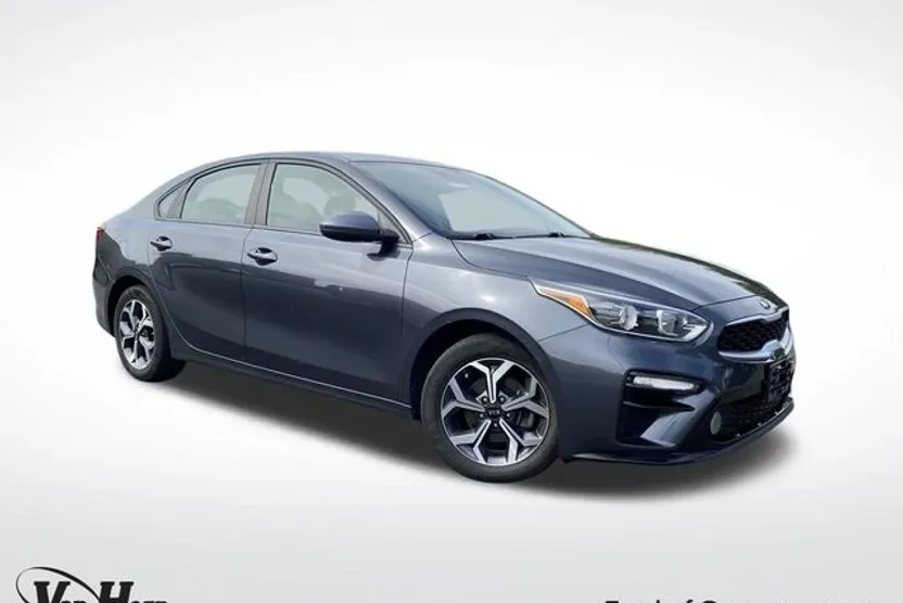 2021 Kia Forte LXS photo 1