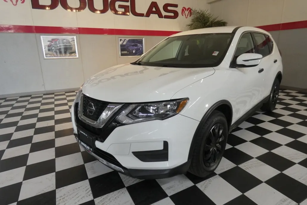 2020 Nissan Rogue S photo 1