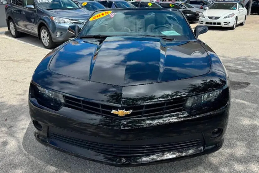 2015 Chevrolet Camaro 1LT photo 1