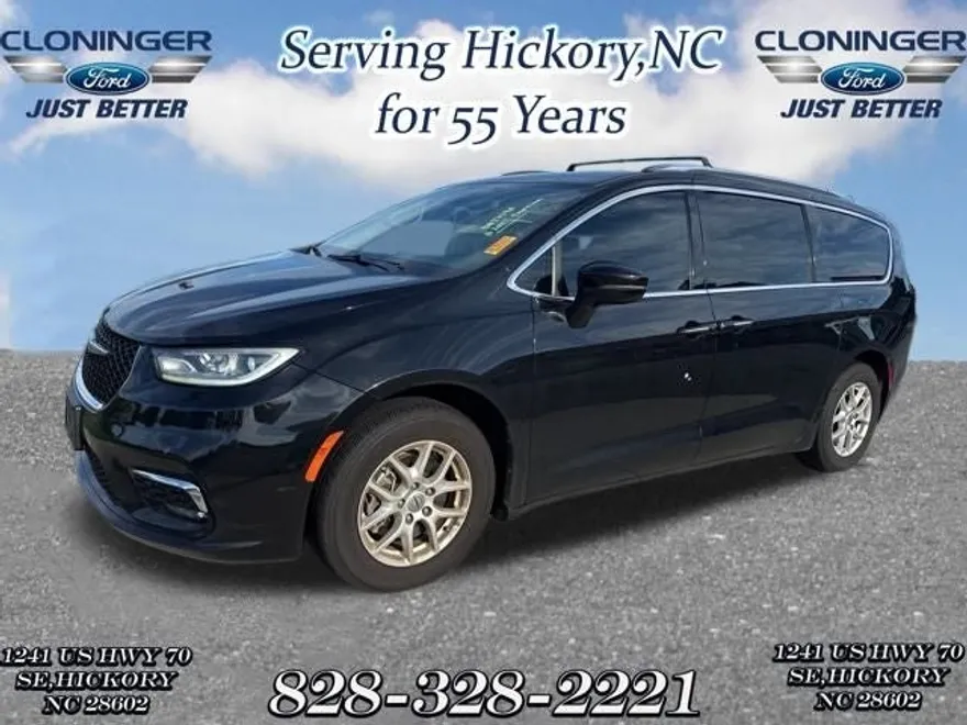 2021 Chrysler Pacifica Touring L photo 1