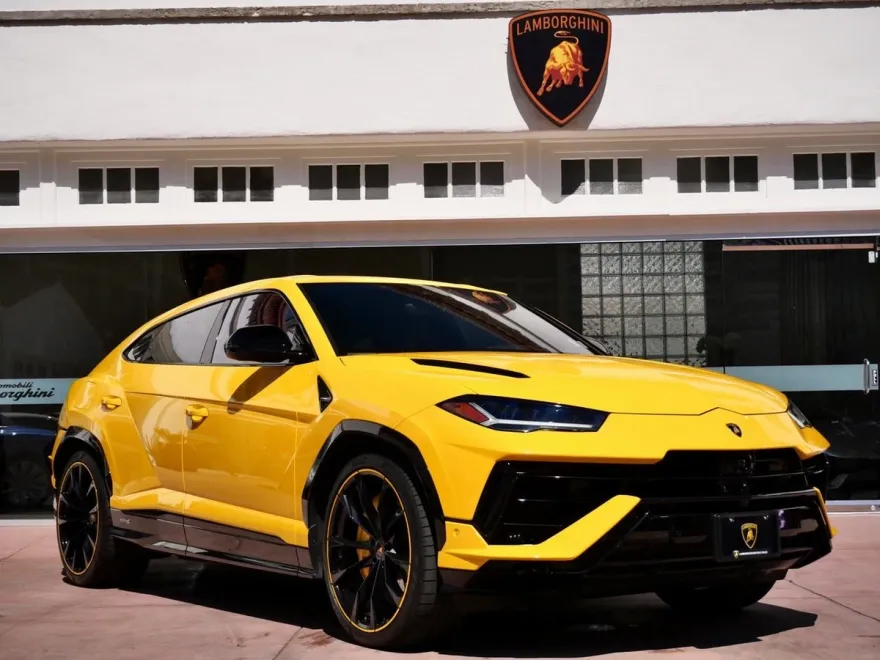 2023 Lamborghini Urus S photo 1
