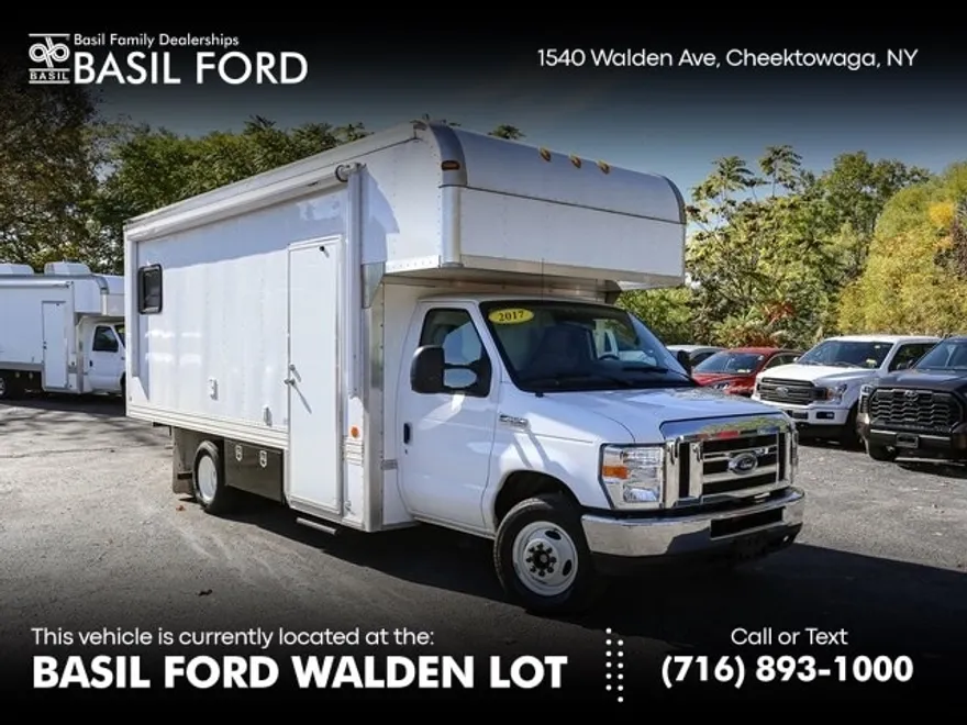2017 Ford E-450 photo 1