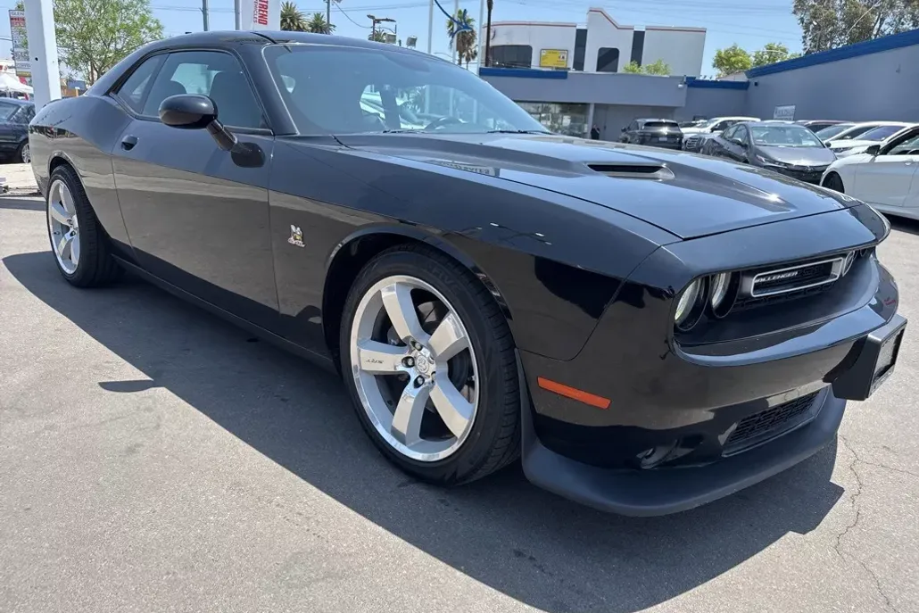 2015 Dodge Challenger R/T Scat Pack photo 1