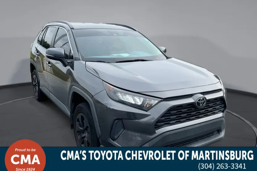 2019 Toyota RAV4 LE photo 1