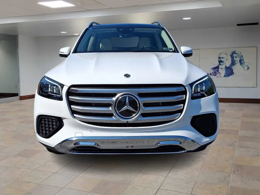 2026 Mercedes Benz GLS 450 4MATIC photo 1