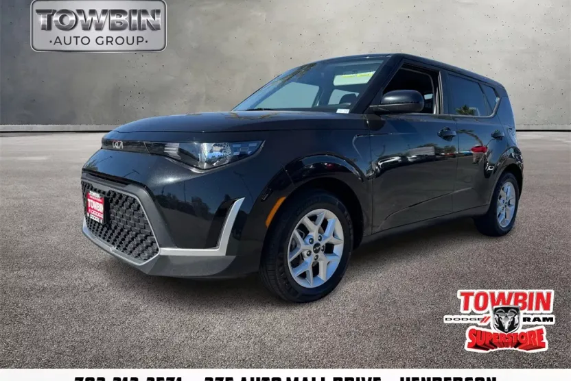 2023 Kia Soul LX photo 1