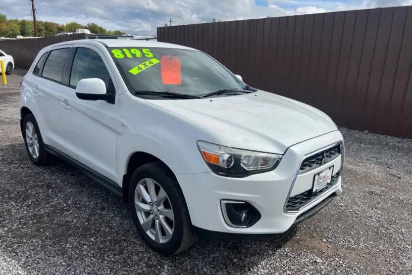 2015 Mitsubishi Outlander Sport ES photo 1