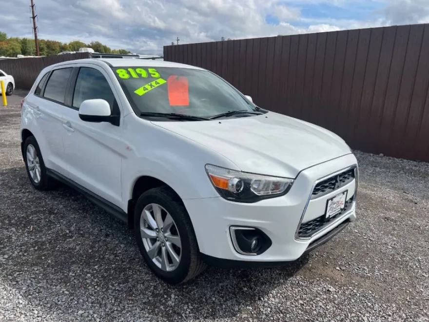 2015 Mitsubishi Outlander Sport ES photo 1