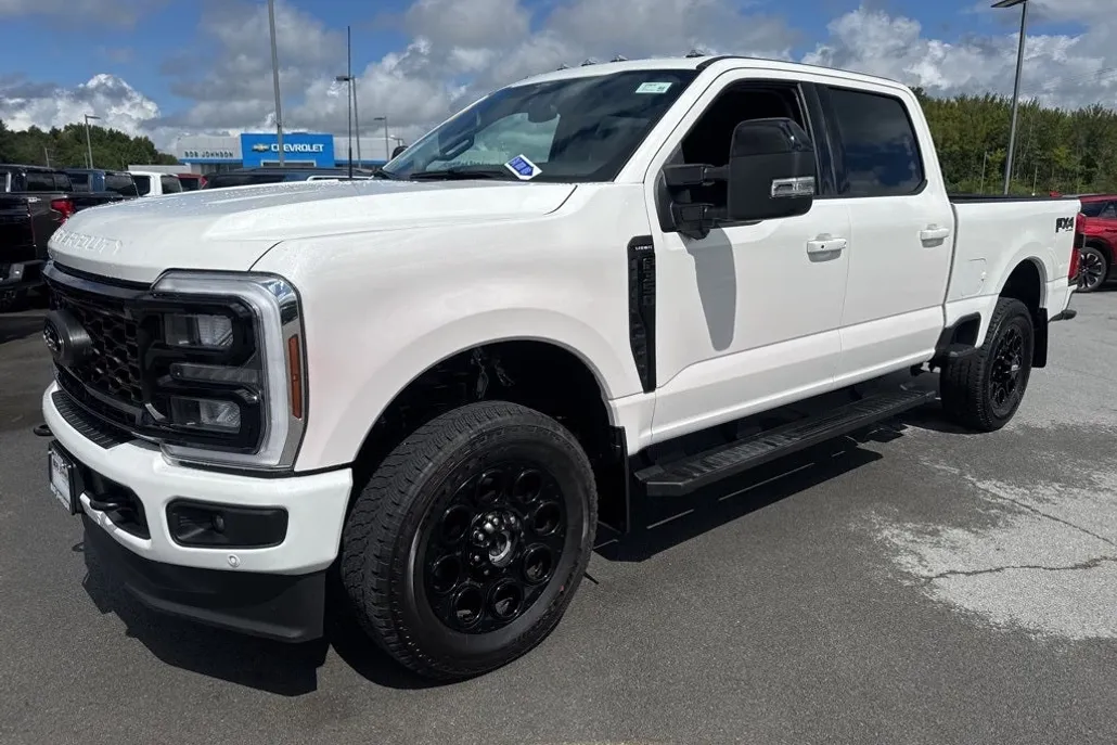 2025 Ford F-350 photo 1