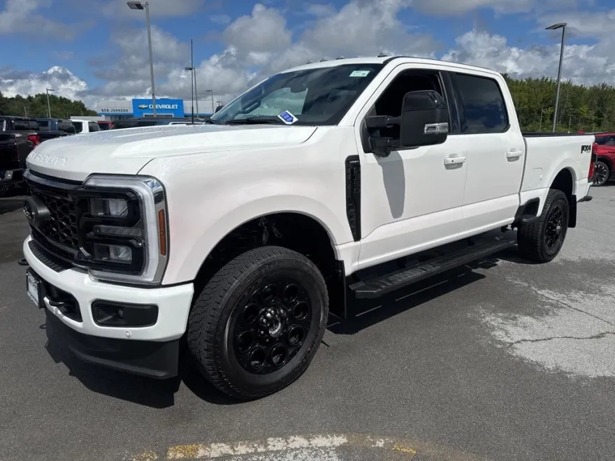 2025 Ford F-350 photo 1