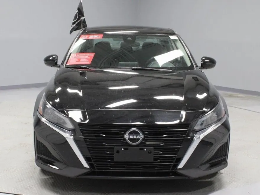 2023 Nissan Altima 2.5 SV photo 1