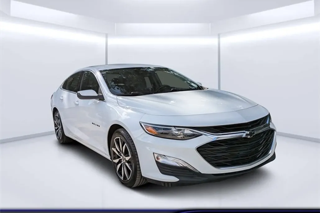 2022 Chevrolet Malibu RS photo 1