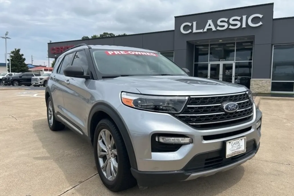 2022 Ford Explorer XLT photo 1