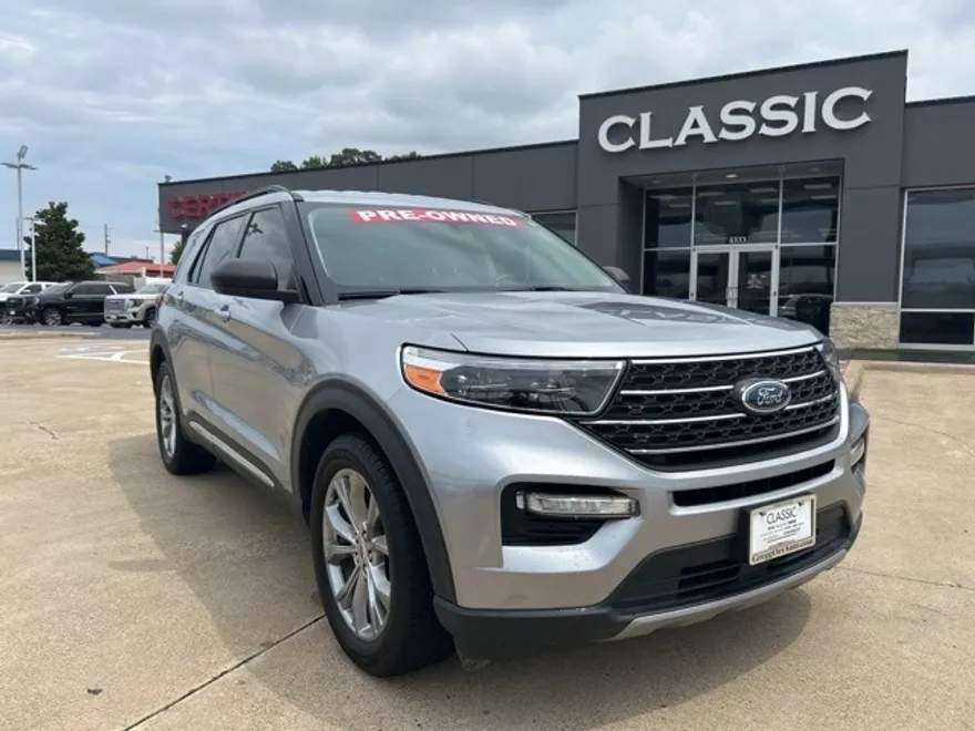 2022 Ford Explorer XLT photo 1