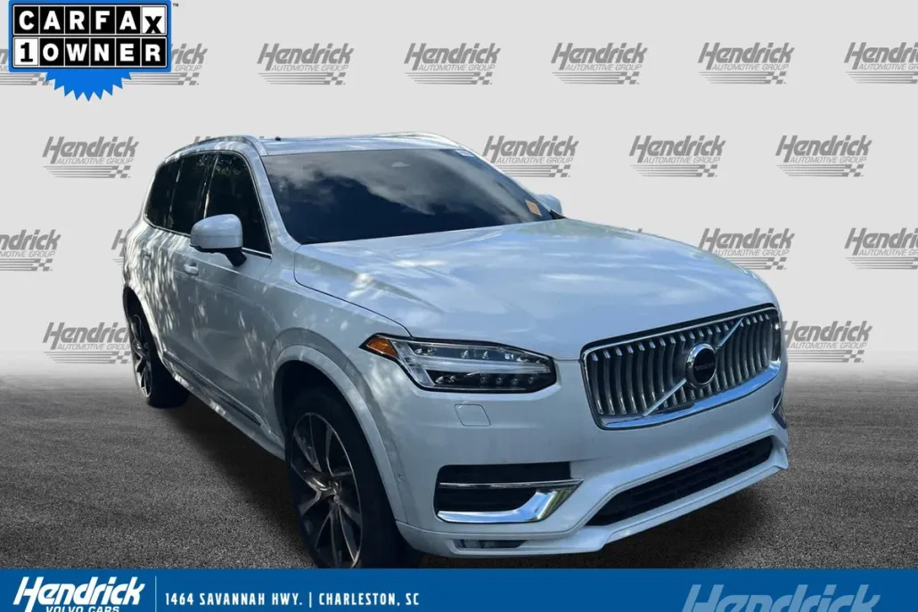 2023 Volvo XC90 Plus photo 1