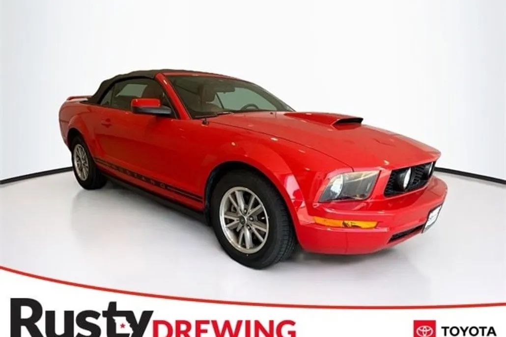 2005 Ford Mustang Convertible photo 1