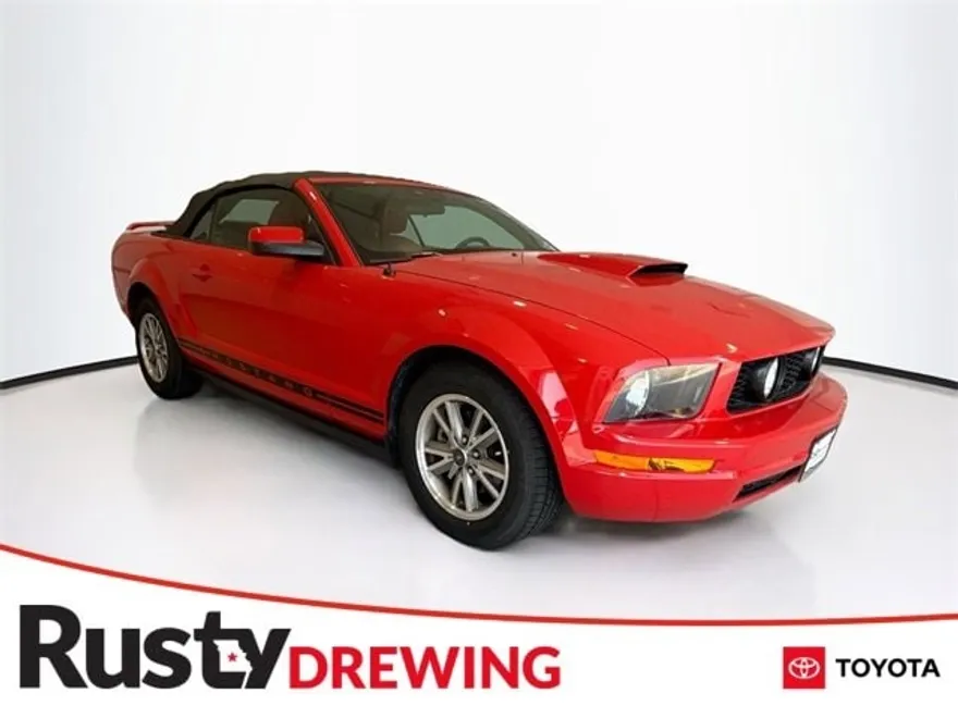 2005 Ford Mustang Convertible photo 1