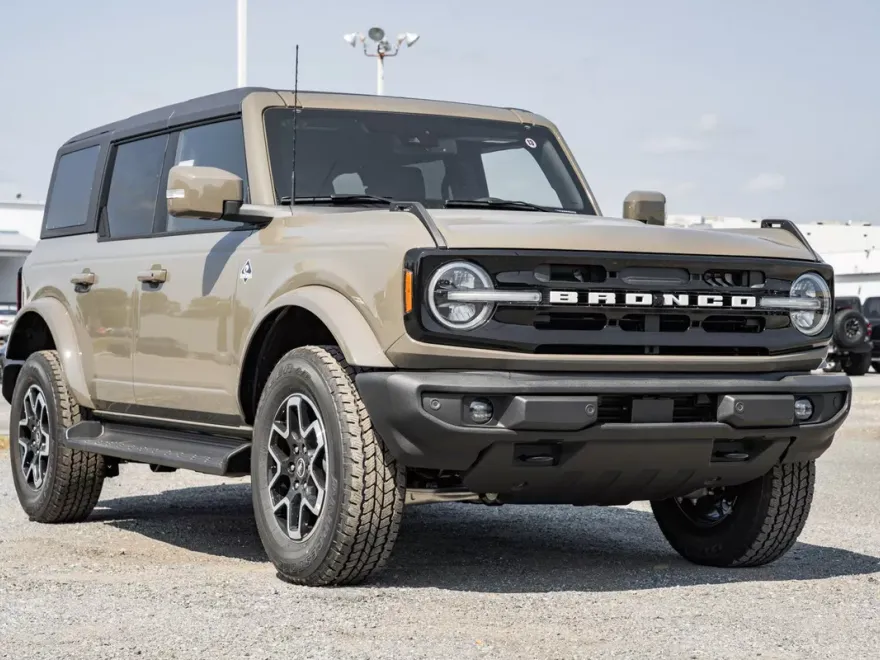 2025 Ford Bronco Outer Banks photo 1