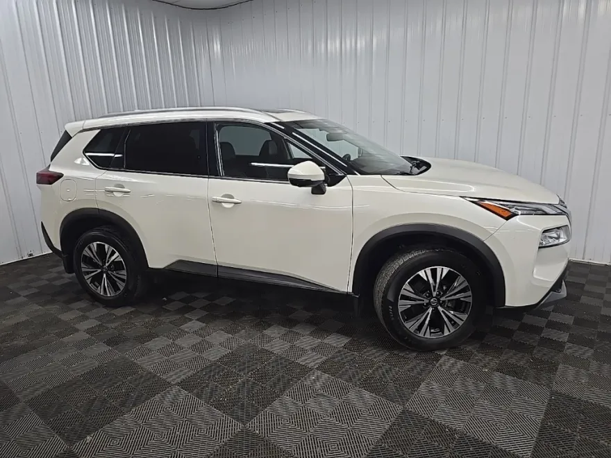 2021 Nissan Rogue SV photo 1