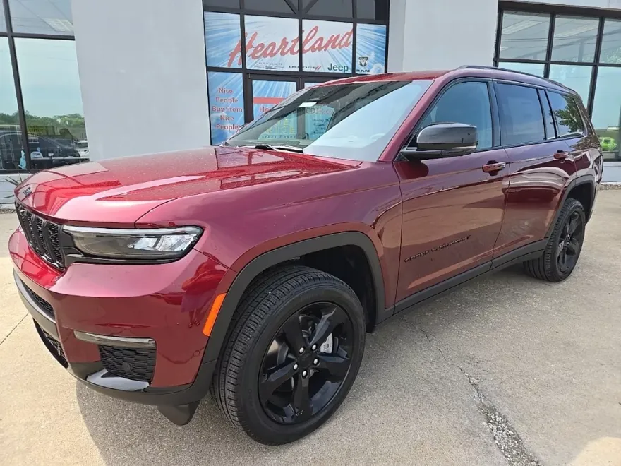 2025 Jeep Grand Cherokee Limited photo 1
