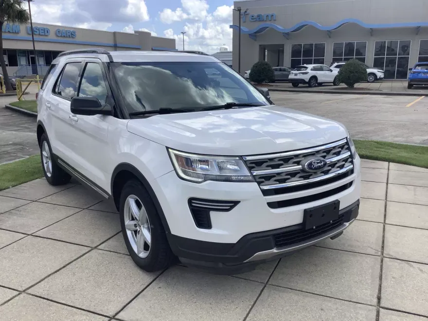2018 Ford Explorer XLT photo 1