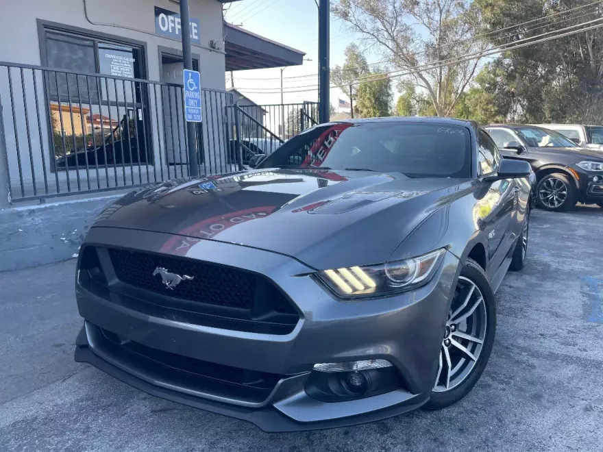 2015 Ford Mustang GT photo 1