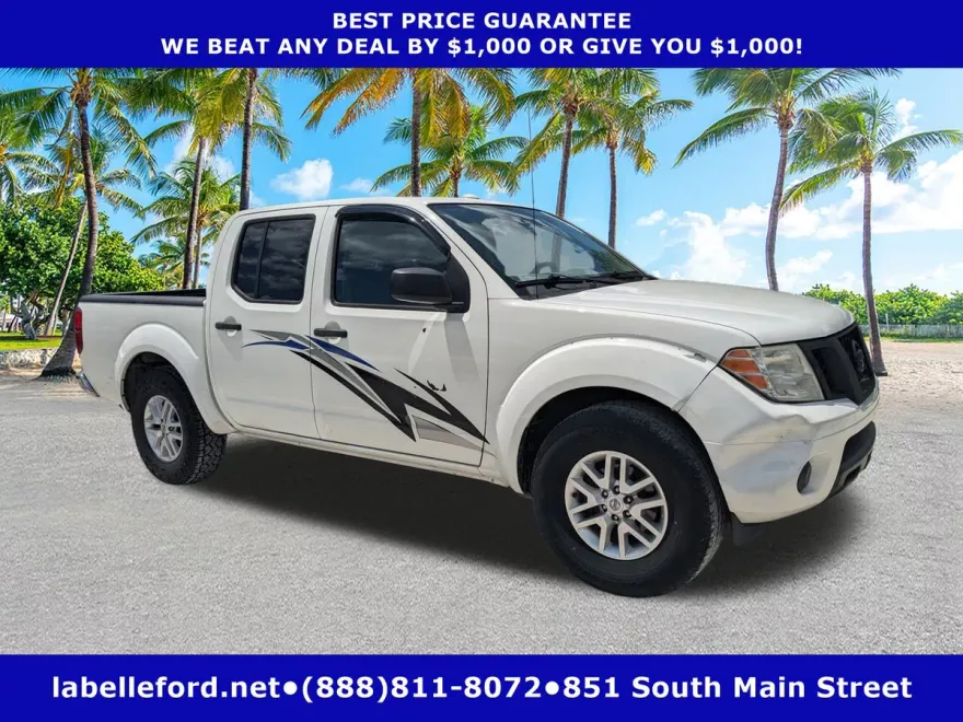 2016 Nissan Frontier Crew Cab SV photo 1