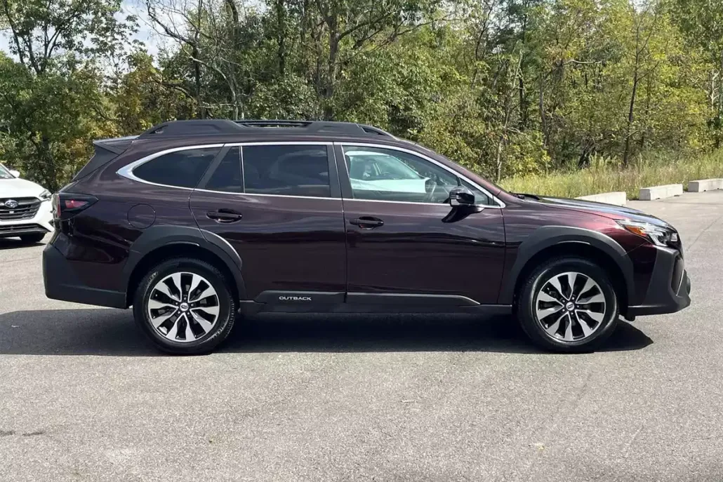 2023 Subaru Outback Limited XT photo 1
