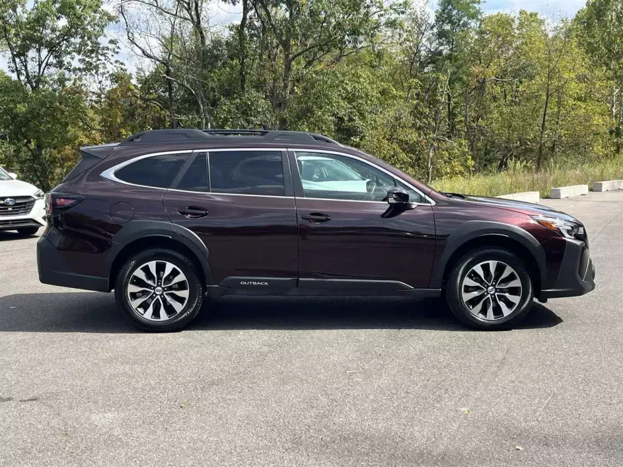 2023 Subaru Outback Limited XT photo 1