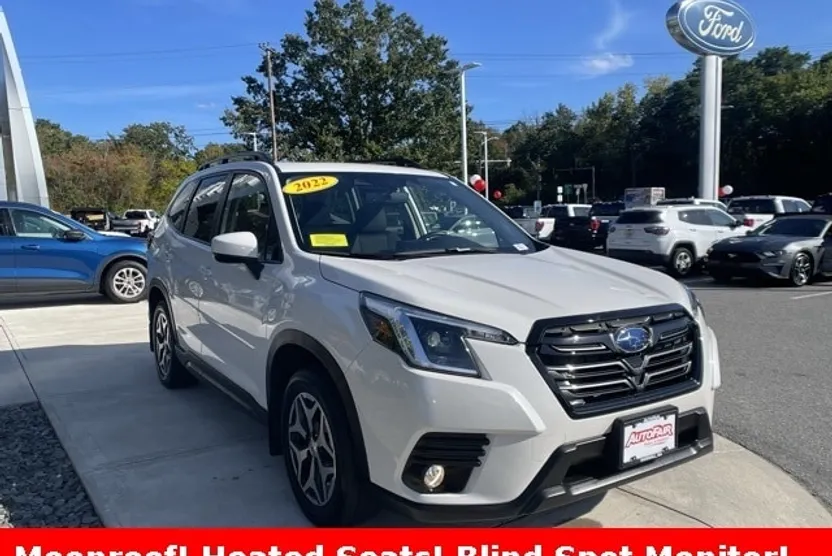 2022 Subaru Forester Premium photo 1