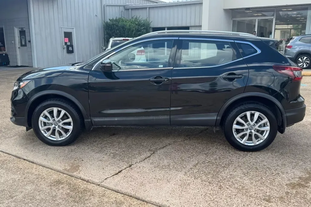 2021 Nissan Rogue Sport SV photo 1