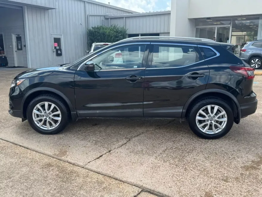 2021 Nissan Rogue Sport SV photo 1