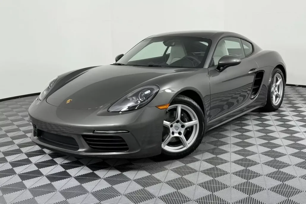 2025 Porsche Cayman photo 1