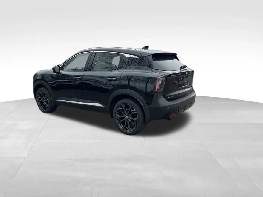 2025 Nissan Kicks SR photo 1