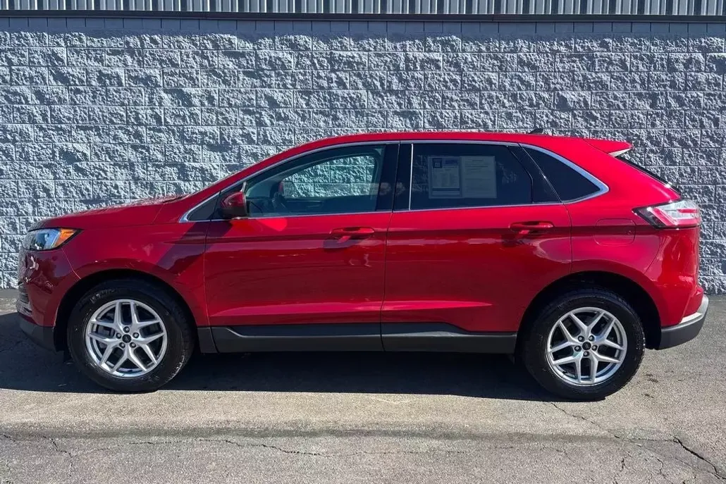 2023 Ford Edge SEL photo 1